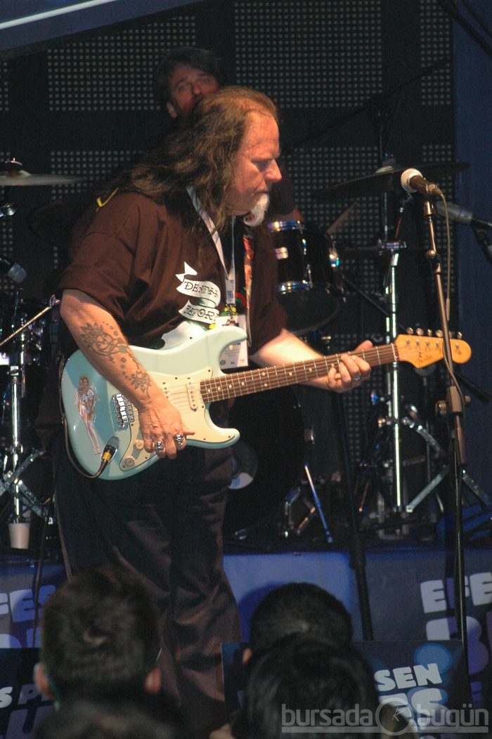 Blues severlere nefis ziyafet