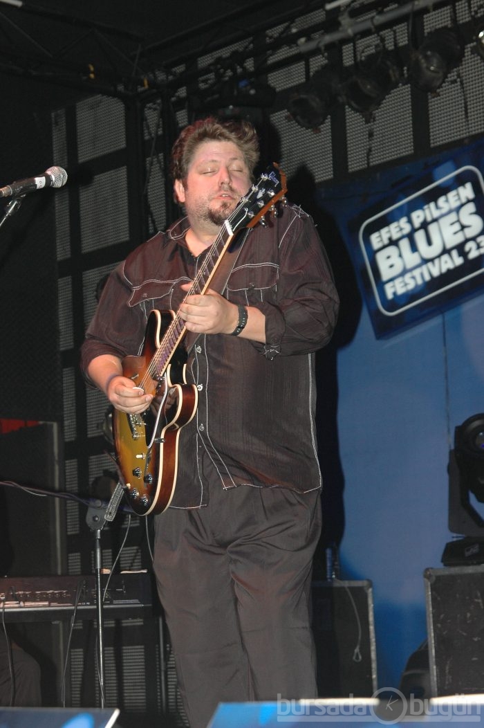 Blues severlere nefis ziyafet