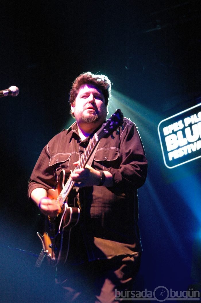 Blues severlere nefis ziyafet