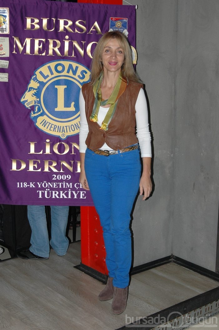 Merinos Lions Kulübü Alzheimer hastaları için söyledi