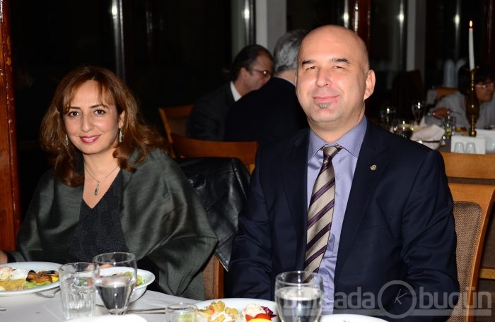 Alkışlar yeni üyeler için 