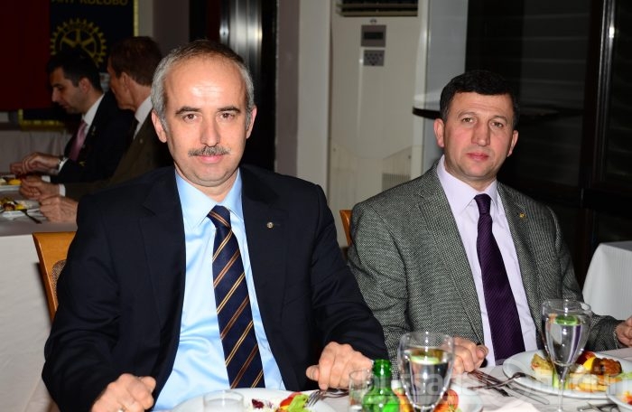 Alkışlar yeni üyeler için 