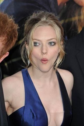 Amanda Seyfried göz kamaştırdı