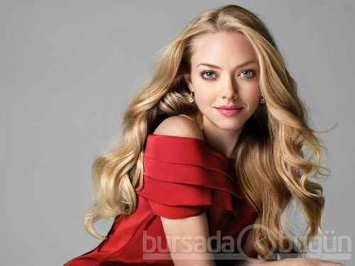 Amanda Seyfried göz kamaştırdı