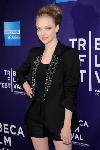 Amanda Seyfried göz kamaştırdı