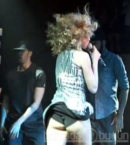 Hadise'den süper frikik
