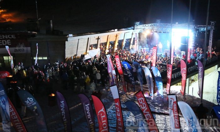 Hadise'den süper frikik
