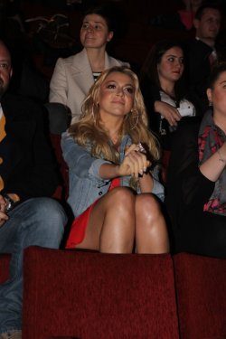 Hadise'den süper frikik