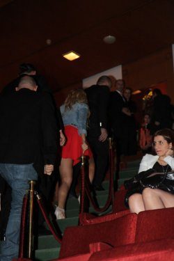 Hadise'den süper frikik