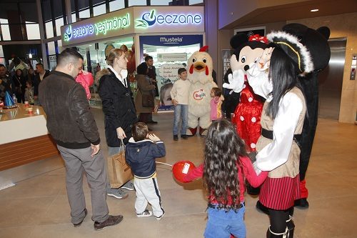  Lions Alzheimer Hizmet Evi Çocuk Şenliği düzenledi