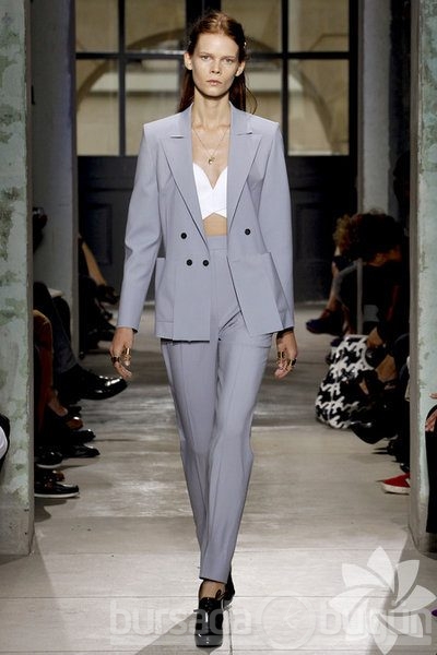 Balenciaga 2013 İlkbahar koleksiyonu...