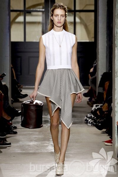 Balenciaga 2013 İlkbahar koleksiyonu...