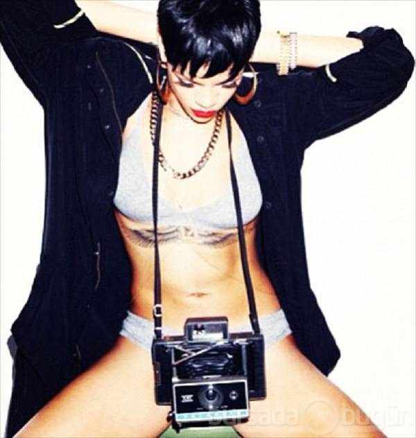 Rihanna'dan 7 Albüm İçin 7 Ayrı Poz