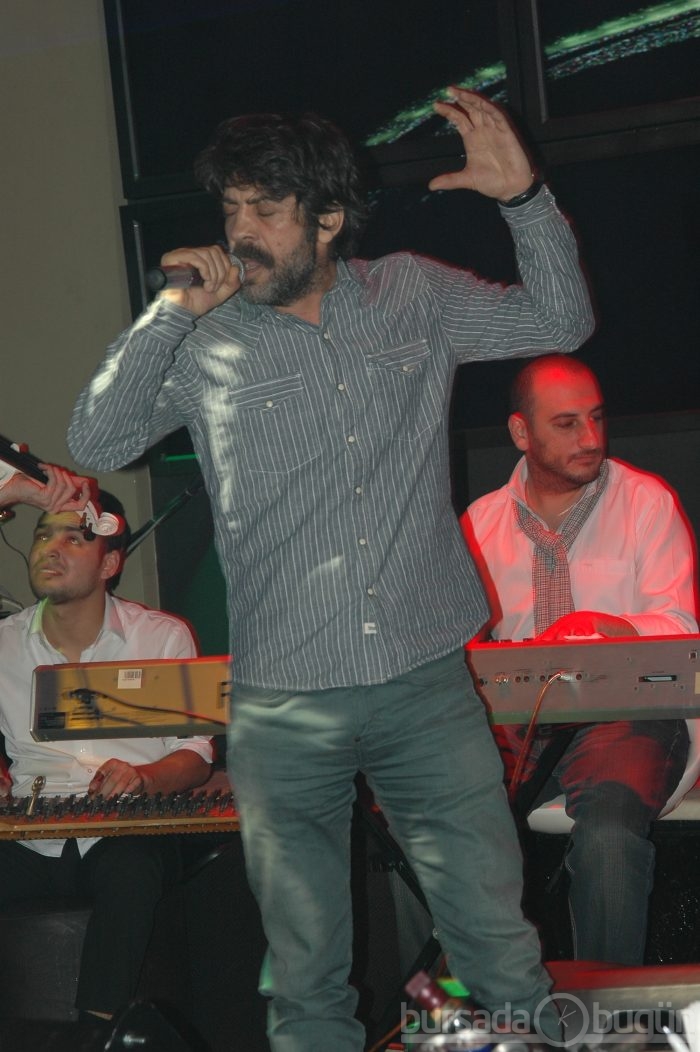 Sabaha kadar vur patlasın çal oynasın