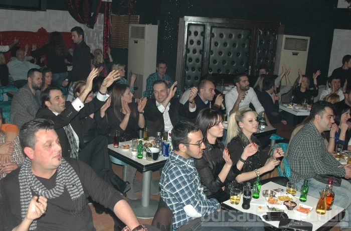 Bursa gecelerinde tabak şov!