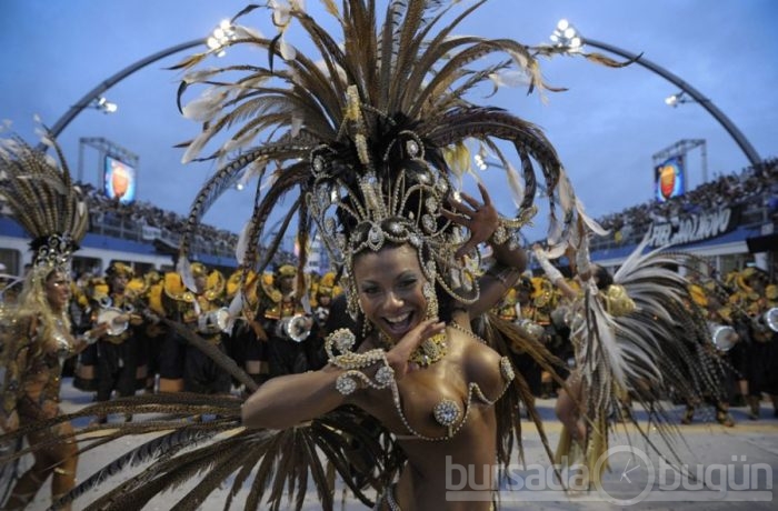 Rio karnavalının en renkli kareleri