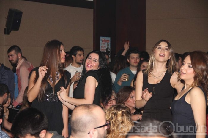 Demet Akalın ve Fatih Ürek Uludağ'da konser verdi