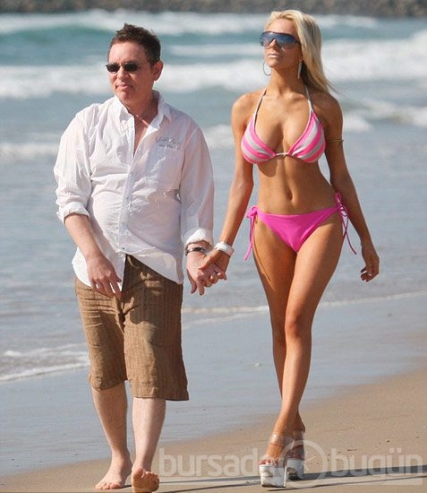 Playboy'dan darbe yedi!