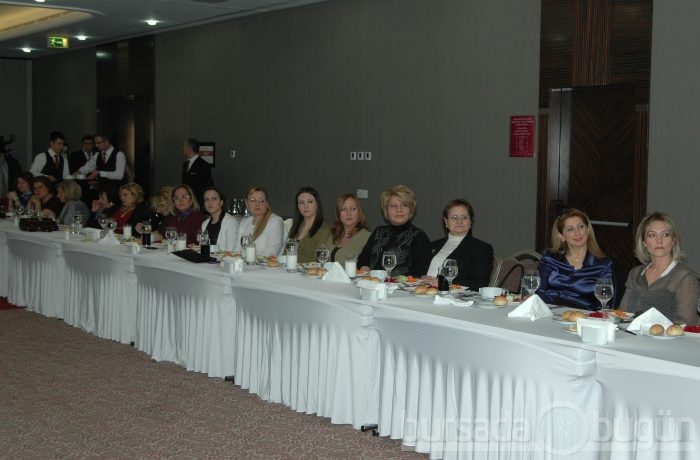 Anneler'in renkli buluşması
