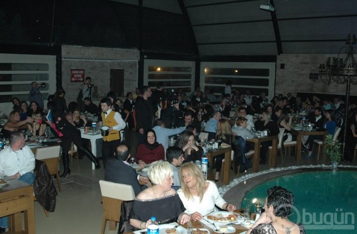 Bursa geceleri ünlülerle coştu