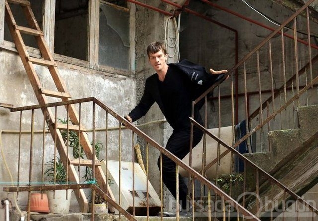 Kıvanç Tatlıtuğ kapak oldu