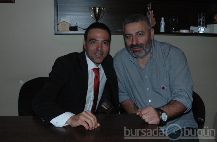 Ozan Orhon'dan Bursa'da taverna şov - ÖZEL HABER