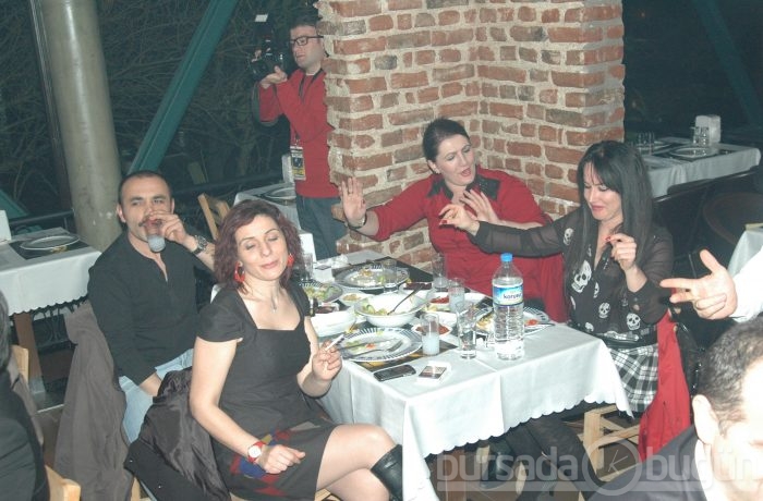 Ozan Orhon'dan Bursa'da taverna şov - ÖZEL HABER