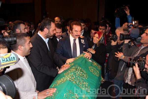 Müslüm Gürses son yolculuğuna böyle uğurlandı