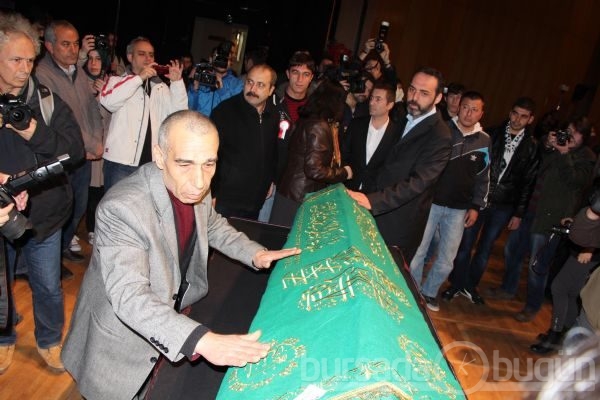 Müslüm Gürses son yolculuğuna böyle uğurlandı