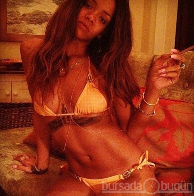 Rihanna'dan seksi pozlar...