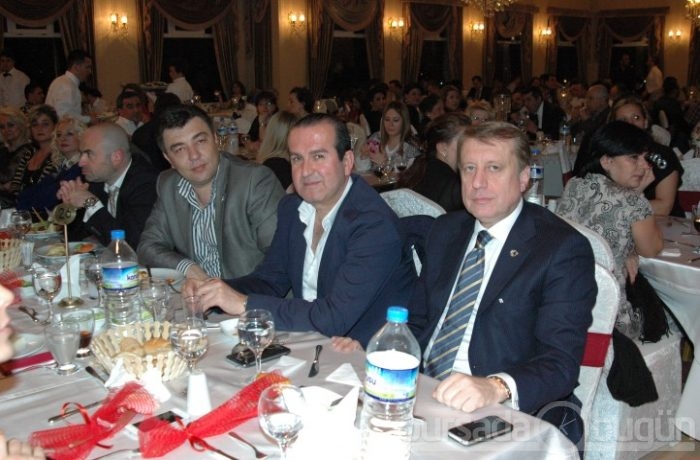 Ümit Besen'in Bursa konserine ünlü yağmuru