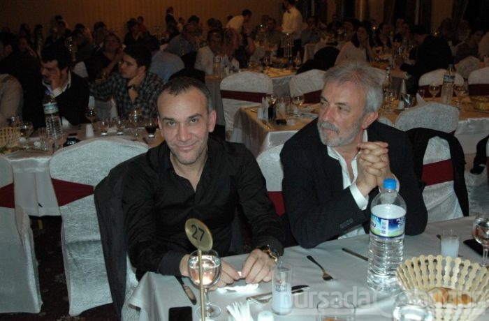 Ümit Besen'in Bursa konserine ünlü yağmuru