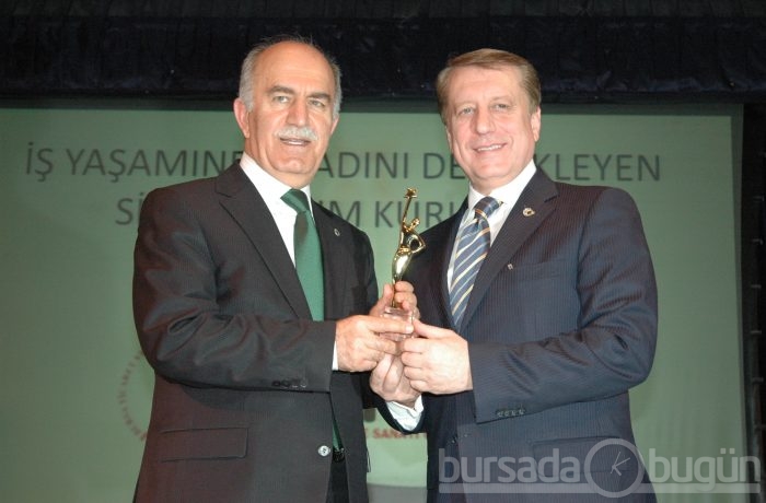 BUİKAD Yılın başarılı kadınlarını ödüllendirdi
