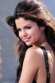 Selena Gomez kışkırtıcı pozlar