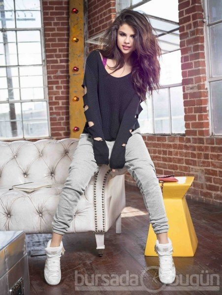 Selena Gomez kışkırtıcı pozlar