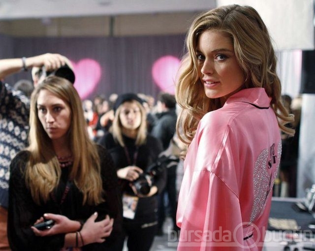 Victoria's Secret meleği nefes kesti