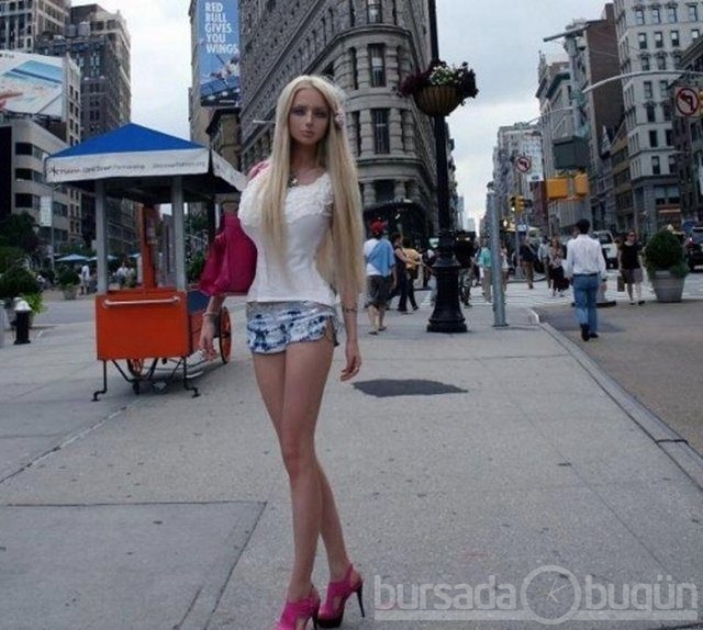 Barbie'den cesur pozlar