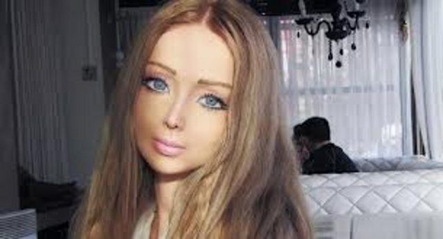 Barbie'den cesur pozlar