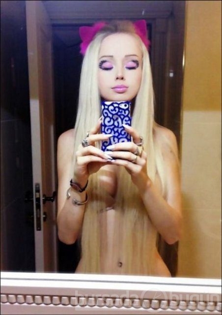 Barbie'den cesur pozlar