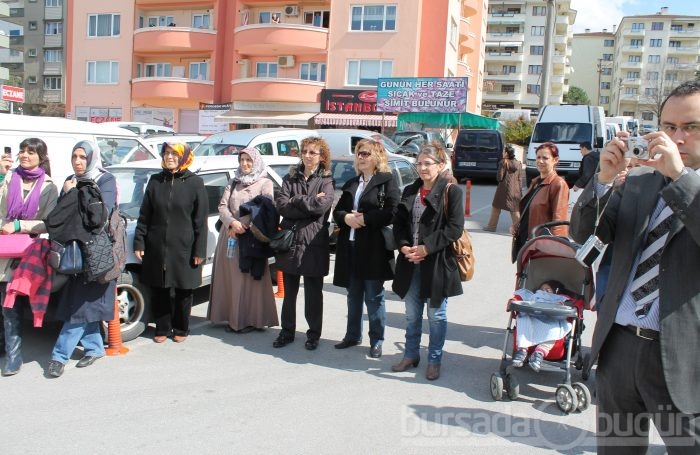 Öğrencilerden pazarda melodika şovu - ÖZEL HABER