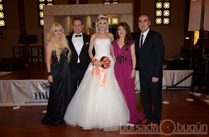 Dünya evine girdiler