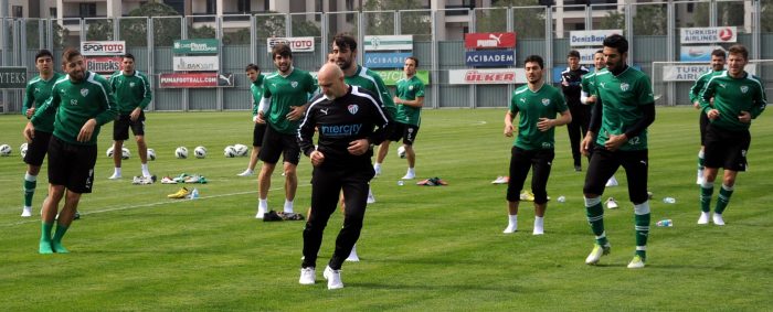 Bursaspor'da Harlem Shake dansıyla antrenman