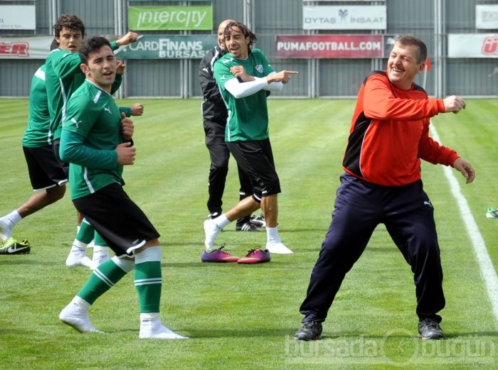 Bursaspor'da Harlem Shake dansıyla antrenman