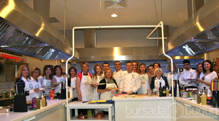 Karaca porselen ilk profesyonel yemek okulunu Bursa'da açtı