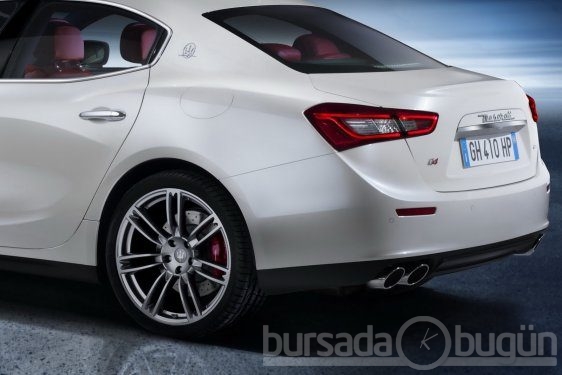 Maserati Ghibli sedan 