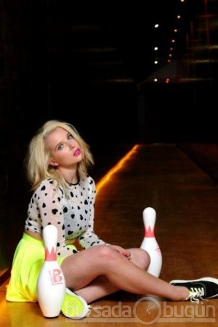 Baharın habercisi Helen Flanagan