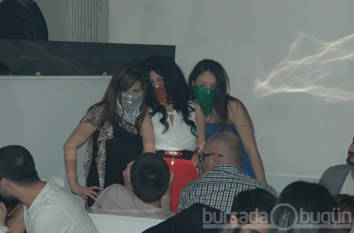 Bursa Cariye'de harem şov! ÖZEL HABER