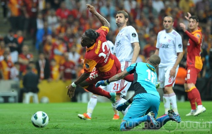 2012 - 2013 sezonu şampiyon Galatasaray