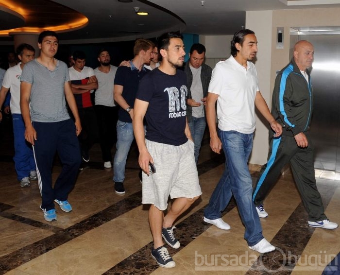 Bursasporlu futbolculardan Yazıcı'ya ziyaret 