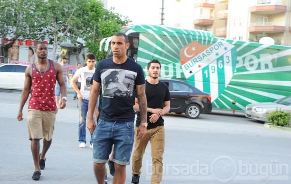 Bursasporlu futbolculardan Yazıcı'ya ziyaret 